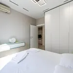 Sunny Luxurious By Pikhost * Durrës