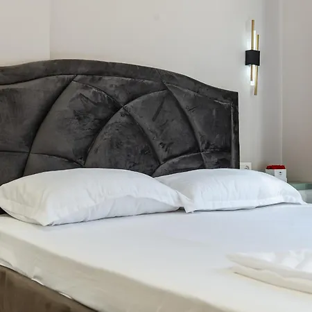 Sunny Luxurious By Pikhost Apartment