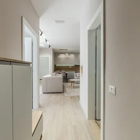 Apartment Sunny Luxurious By Pikhost *