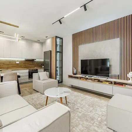 Sunny Luxurious By Pikhost Apartment Durrës