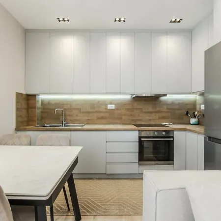 Apartment Sunny Luxurious By Pikhost *