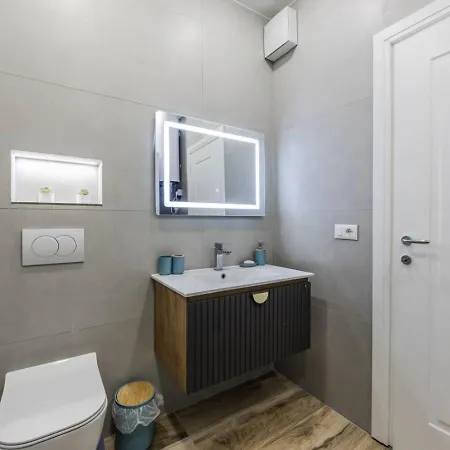 Sunny Luxurious By Pikhost Apartment *