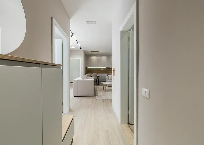 Apartment Sunny Luxurious By Pikhost