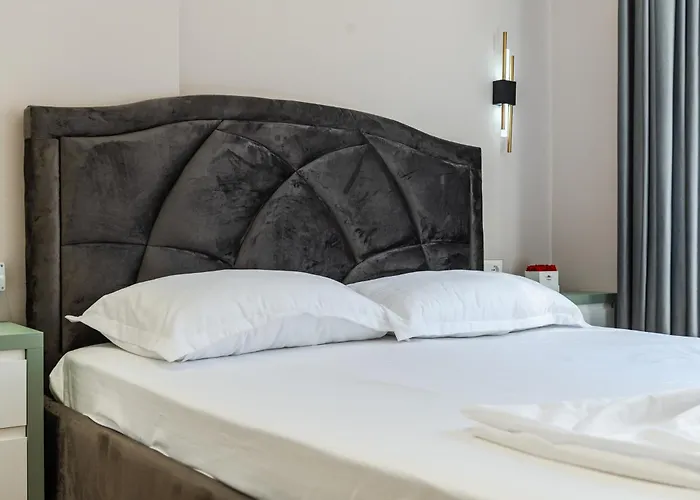 Sunny Luxurious By Pikhost Apartment