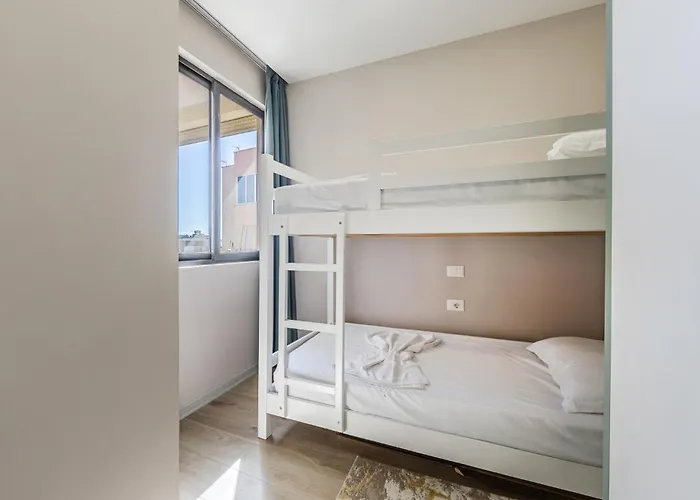 Sunny Luxurious By Pikhost Apartment Durrës